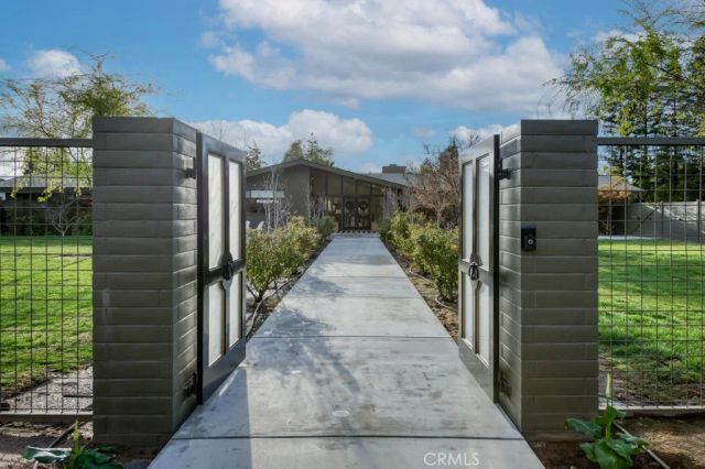 5385 N Van Ness Boulevard, Fresno, CA 93711