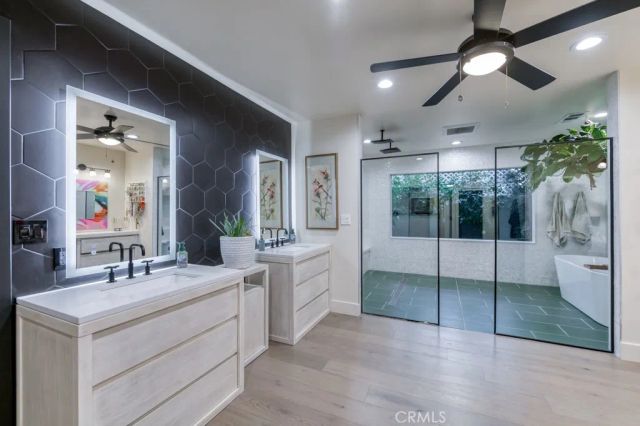5385 N Van Ness Boulevard, Fresno, CA 93711