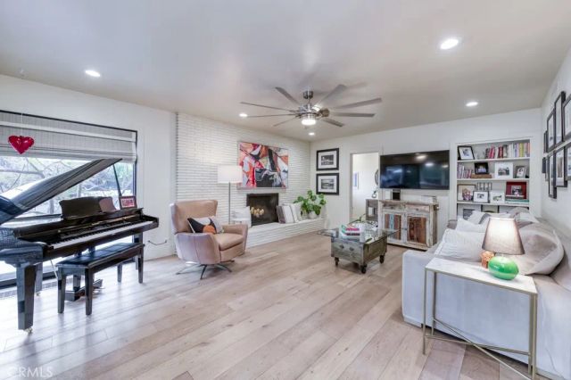 5385 N Van Ness Boulevard, Fresno, CA 93711