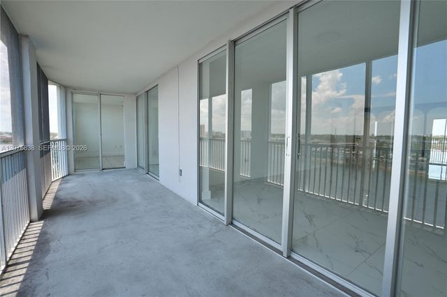 1750 NE 191st Street 829-4, Miami, FL 33179