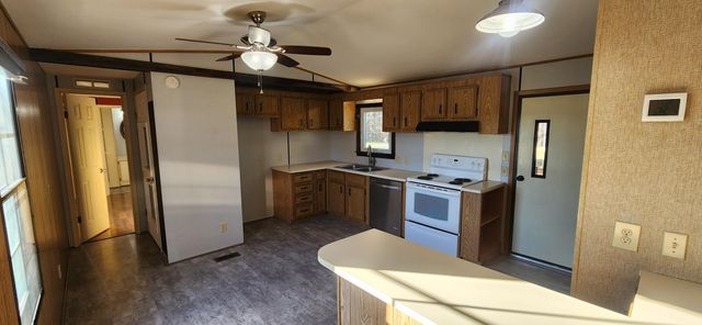 621 Kent RD, Wirtz, VA 24184