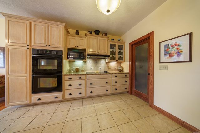 345 Backbone Road, Evening Shade, AR 72432