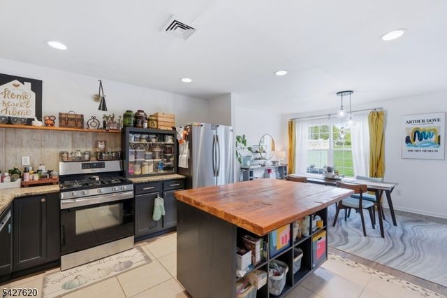 4 Mulberry Ln, Hardyston Twp., NJ 07419