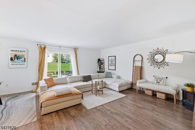 4 Mulberry Ln, Hardyston Twp., NJ 07419