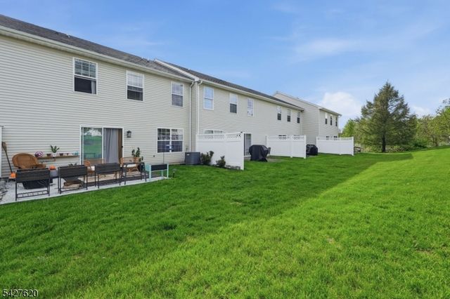 4 Mulberry Ln, Hardyston Twp., NJ 07419