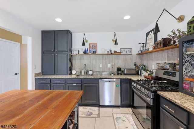 4 Mulberry Ln, Hardyston Twp., NJ 07419