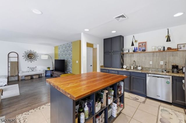 4 Mulberry Ln, Hardyston Twp., NJ 07419