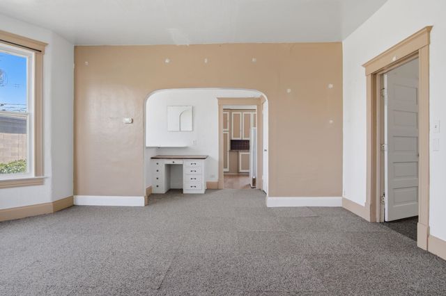 1017 W Fairview Ave, Spokane, WA 99205