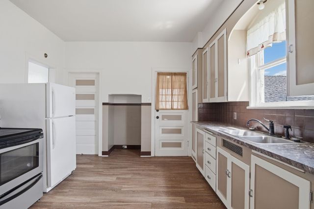 1017 W Fairview Ave, Spokane, WA 99205