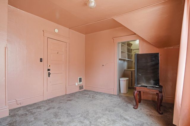 1017 W Fairview Ave, Spokane, WA 99205