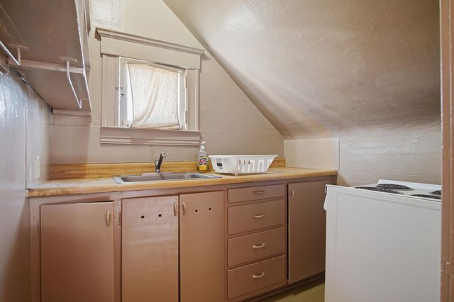 1017 W Fairview Ave, Spokane, WA 99205