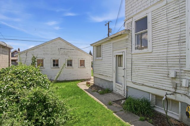 1017 W Fairview Ave, Spokane, WA 99205
