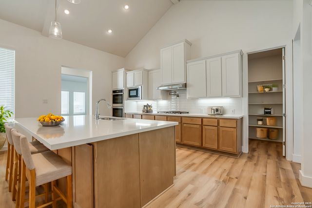 5240 Estates Oak Way, San Antonio, TX 78263