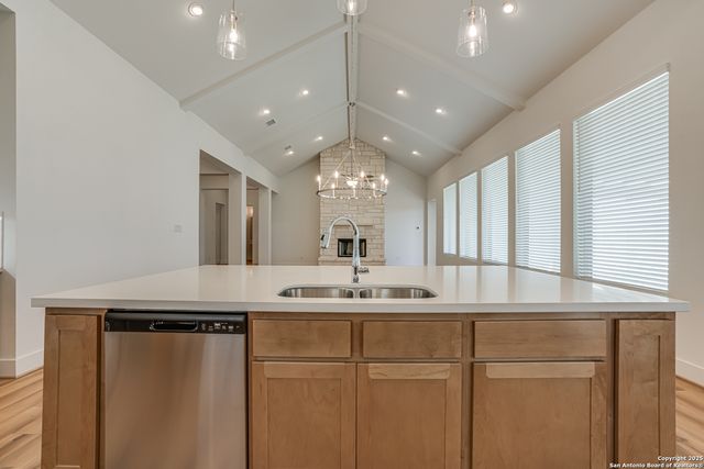 5240 Estates Oak Way, San Antonio, TX 78263