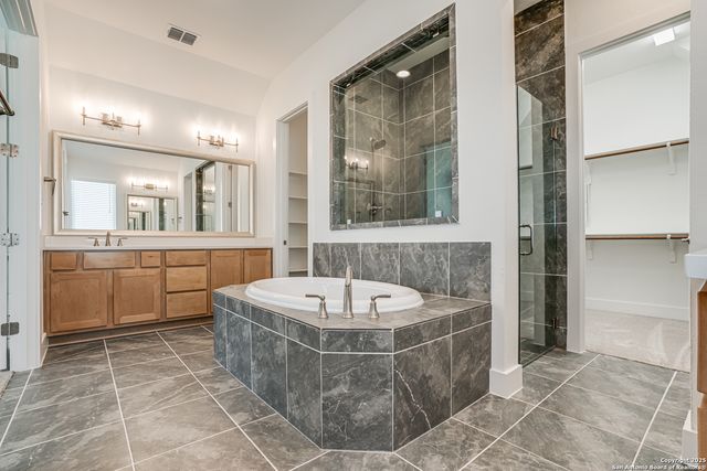 5240 Estates Oak Way, San Antonio, TX 78263