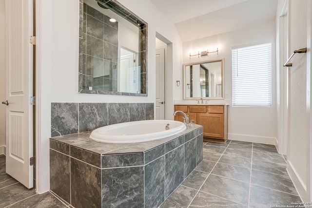 5240 Estates Oak Way, San Antonio, TX 78263