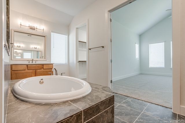 5240 Estates Oak Way, San Antonio, TX 78263