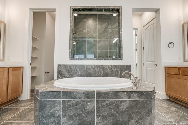 5240 Estates Oak Way, San Antonio, TX 78263