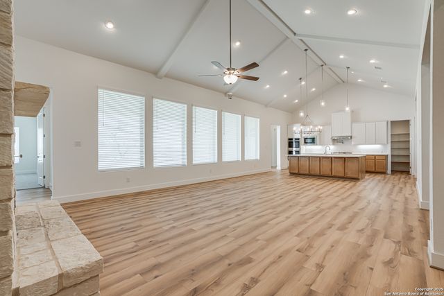 5240 Estates Oak Way, San Antonio, TX 78263