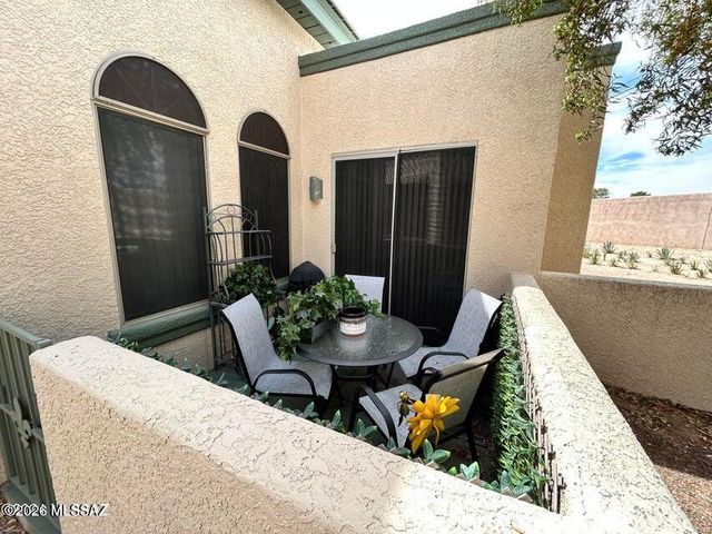 2372 W Via Di Silvio, Tucson, AZ 85741