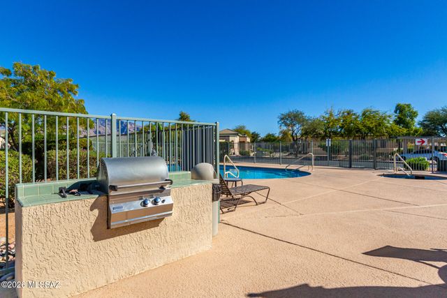 2372 W Via Di Silvio, Tucson, AZ 85741