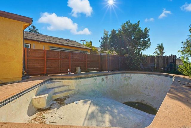 5744 46 Dream Street, San Diego, CA 92114