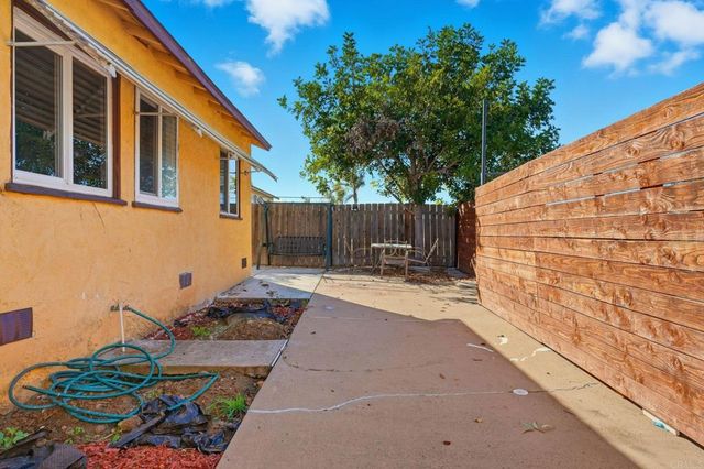 5744 46 Dream Street, San Diego, CA 92114