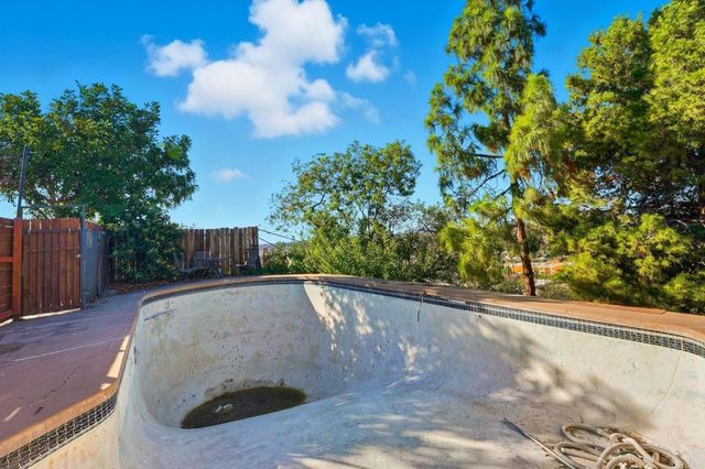 5744 46 Dream Street, San Diego, CA 92114