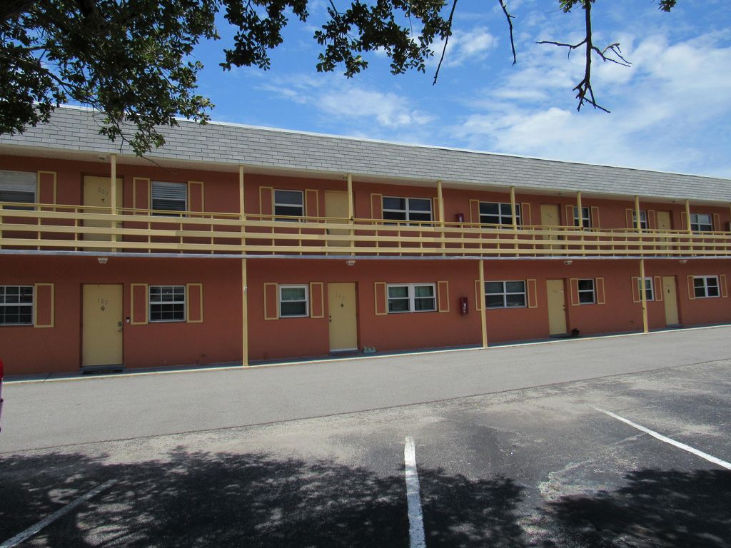 400 Catalina Road, 203, Cocoa Beach, FL 32931