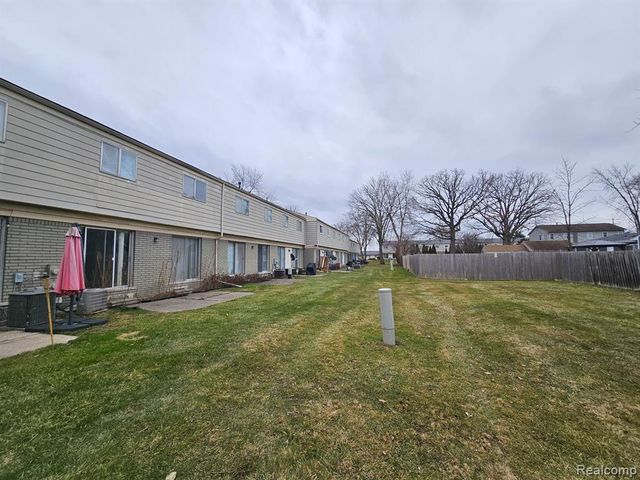 26208 Franklin Pointe Drive, Southfield, MI 48034