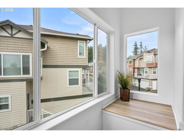 15250 Sw SPARROW Loop 105, Beaverton, OR 97007