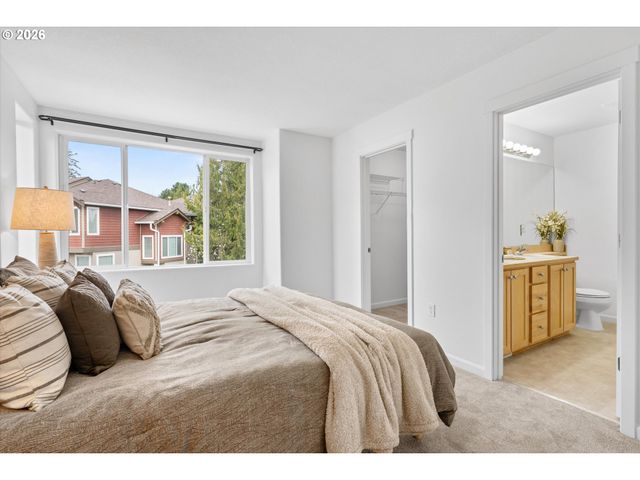 15250 Sw SPARROW Loop 105, Beaverton, OR 97007