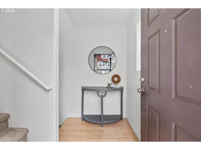 15250 Sw SPARROW Loop 105, Beaverton, OR 97007