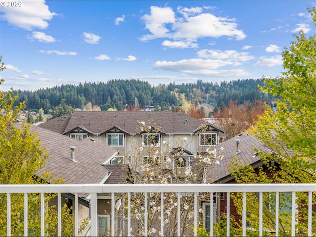 15250 Sw SPARROW Loop 105, Beaverton, OR 97007
