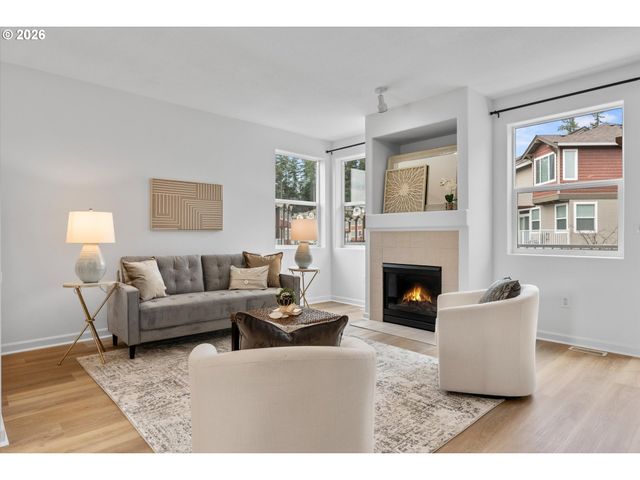 15250 Sw SPARROW Loop 105, Beaverton, OR 97007