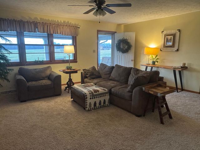 586 Harristown Road, Russell Springs, KY 42642