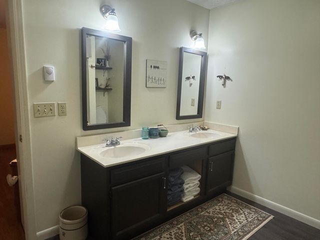 586 Harristown Road, Russell Springs, KY 42642