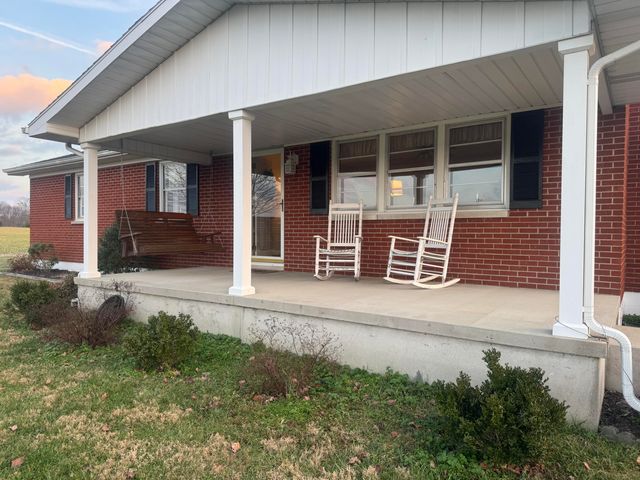 586 Harristown Road, Russell Springs, KY 42642