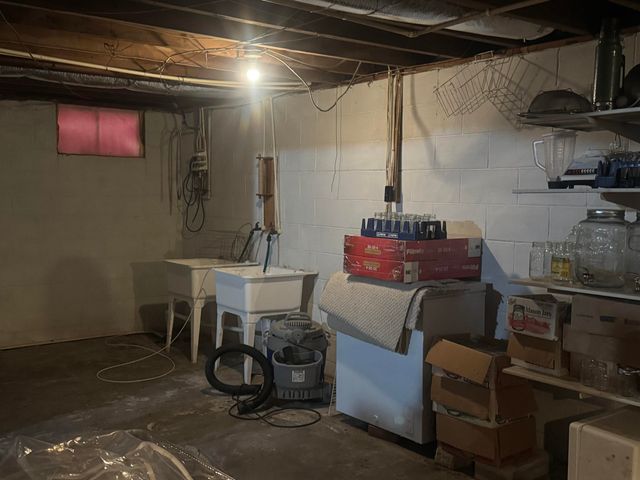 586 Harristown Road, Russell Springs, KY 42642