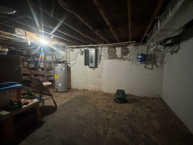 586 Harristown Road, Russell Springs, KY 42642