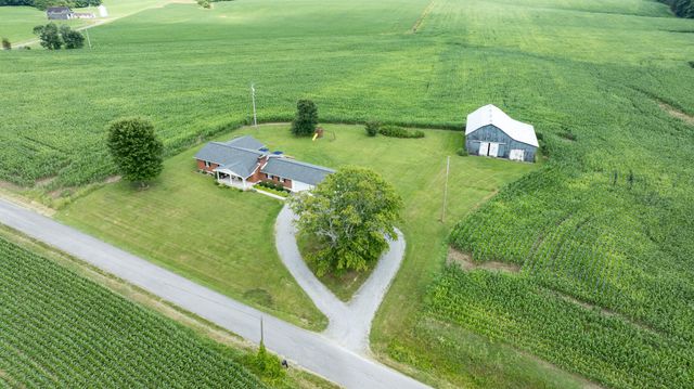 586 Harristown Road, Russell Springs, KY 42642