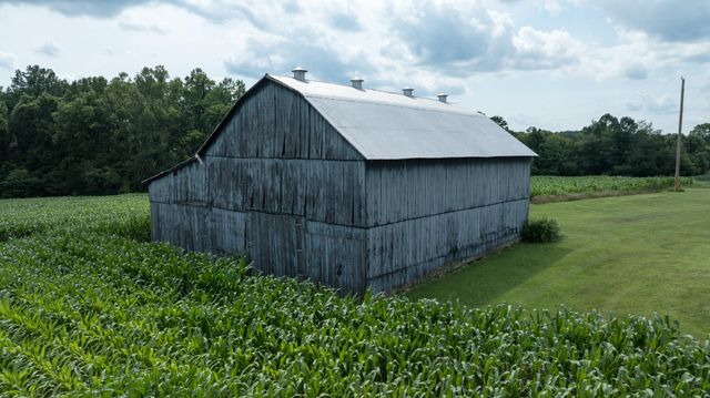 586 Harristown Road, Russell Springs, KY 42642