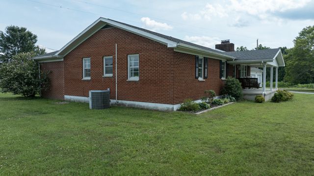 586 Harristown Road, Russell Springs, KY 42642