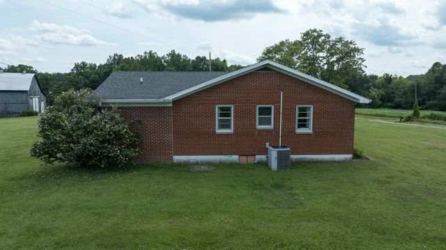 586 Harristown Road, Russell Springs, KY 42642