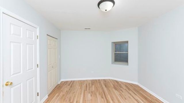 6136 N Mozart Street 1, Chicago, IL 60659