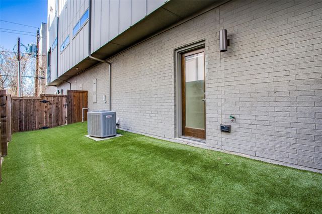 1907 Summit Avenue 3, Dallas, TX 75206