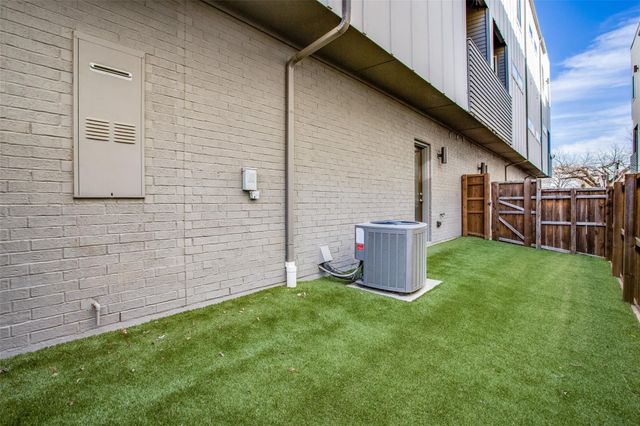 1907 Summit Avenue 3, Dallas, TX 75206