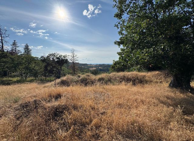110 White Tail Drive, Eagle Point, OR 97524