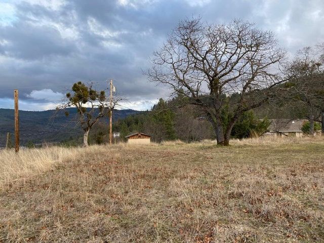 110 White Tail Drive, Eagle Point, OR 97524