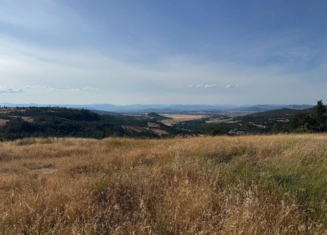 110 White Tail Drive, Eagle Point, OR 97524
